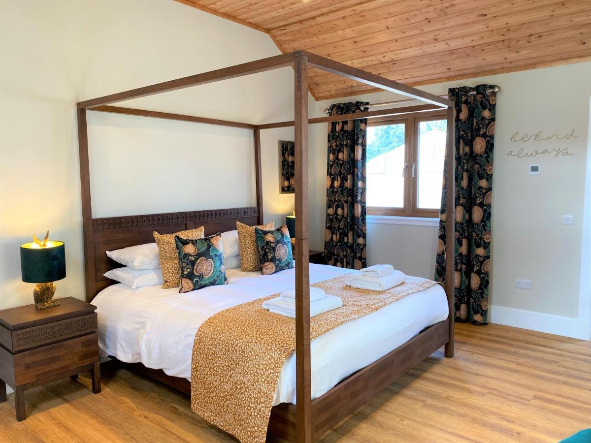 Partridge Lodge With Hot Tub Forgandenny 外观 照片